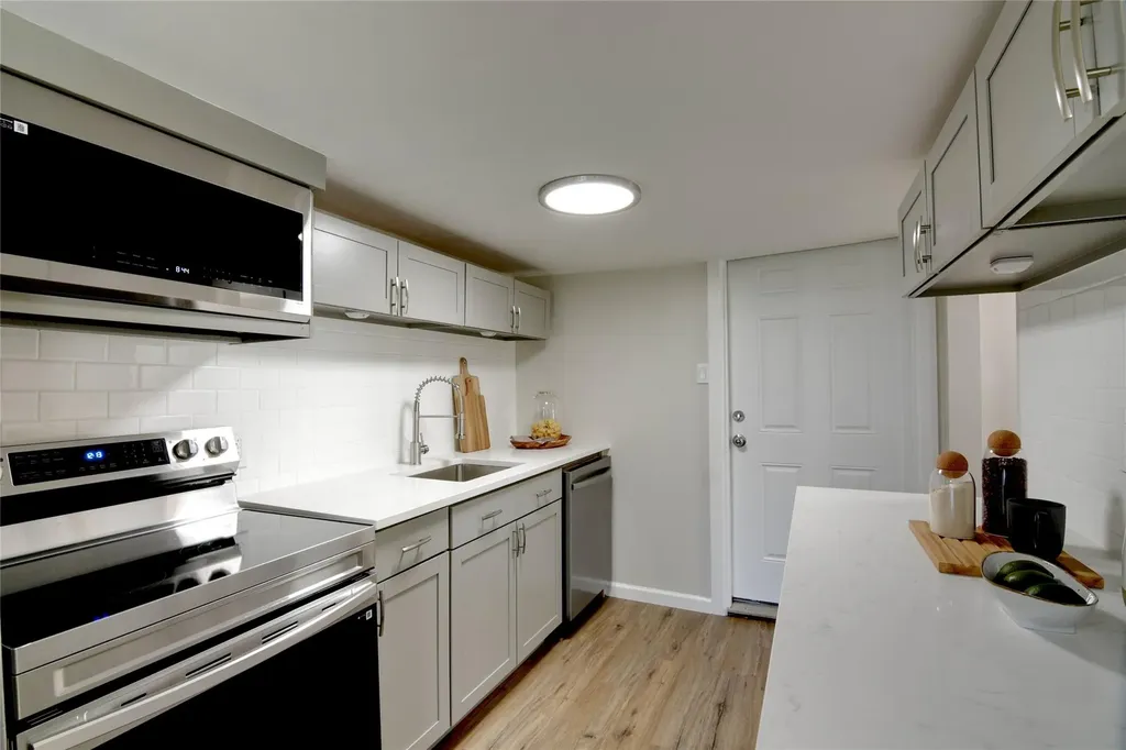 18 Cedar Road E Mastic Beach NY 11951