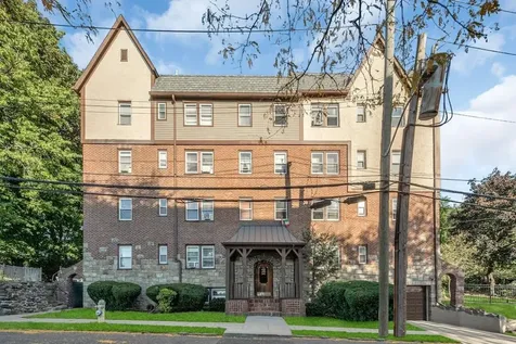 10 Oakridge Place Eastchester NY 10709