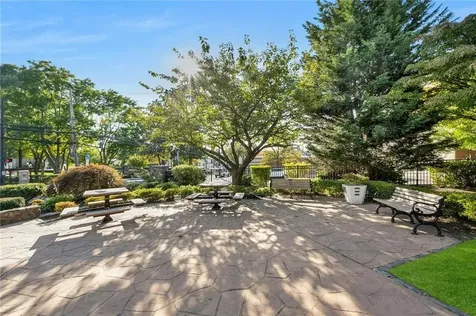 10 Oakridge Place Eastchester NY 10709