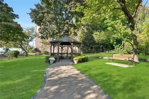 10 Oakridge Place Eastchester NY 10709