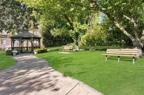 10 Oakridge Place Eastchester NY 10709