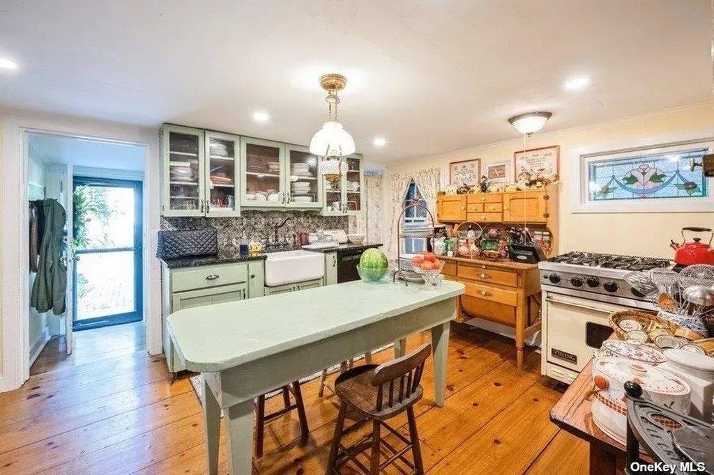 57020 Route 25 Southold NY 11971