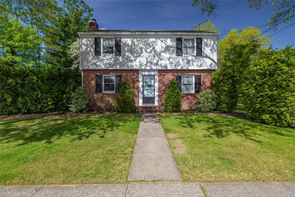 15 Ilsley Place Malverne NY 11565