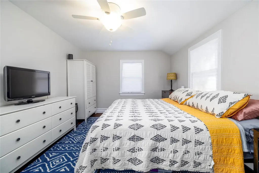 15 Ilsley Place Malverne NY 11565
