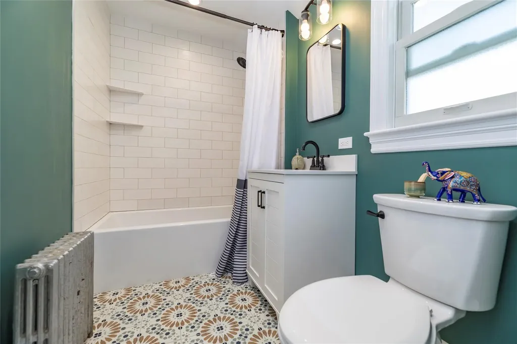 15 Ilsley Place Malverne NY 11565