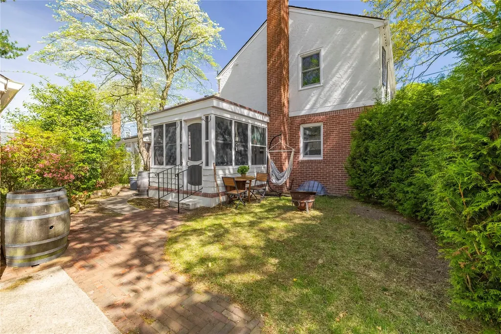 15 Ilsley Place Malverne NY 11565