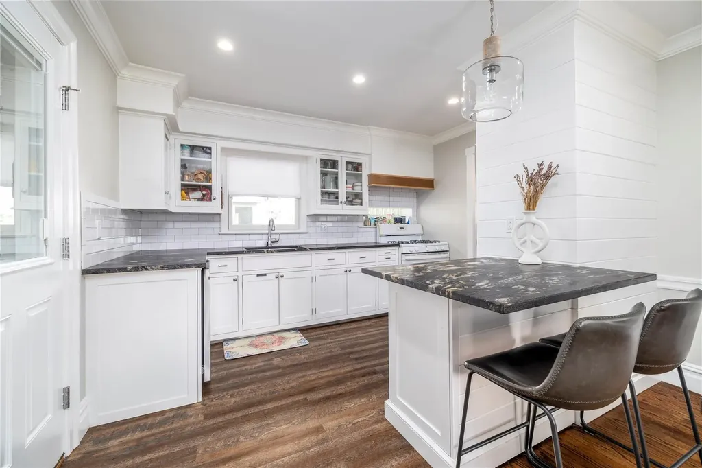 15 Ilsley Place Malverne NY 11565