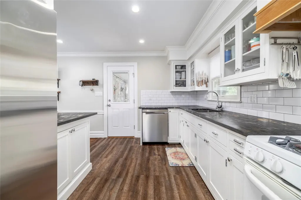 15 Ilsley Place Malverne NY 11565