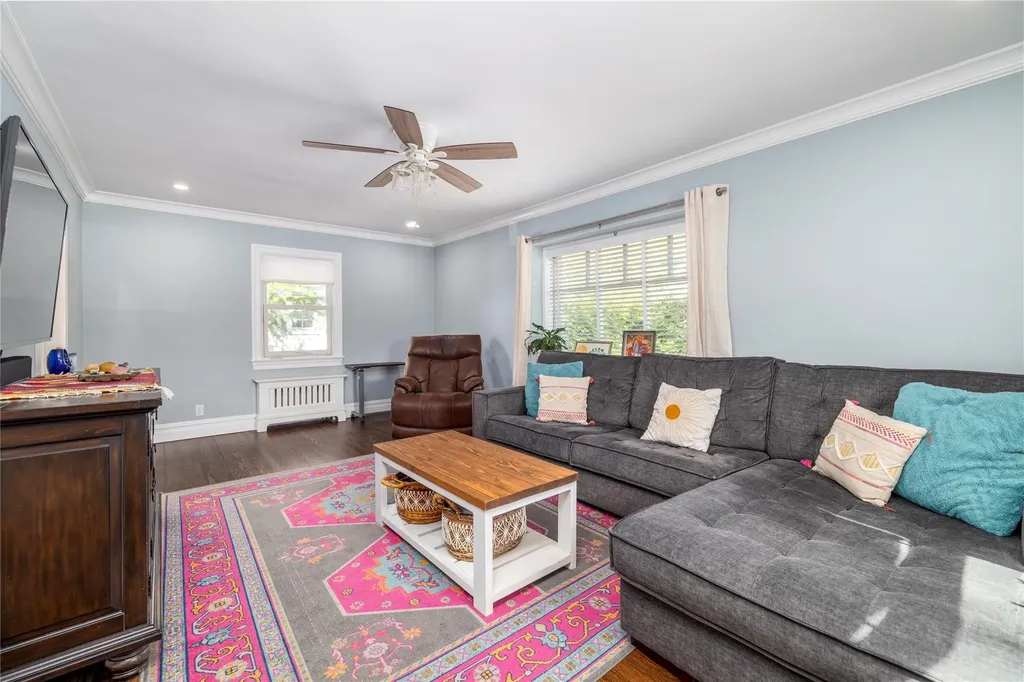 15 Ilsley Place Malverne NY 11565