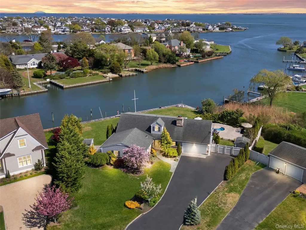 17 Harbour Road Babylon NY 11702