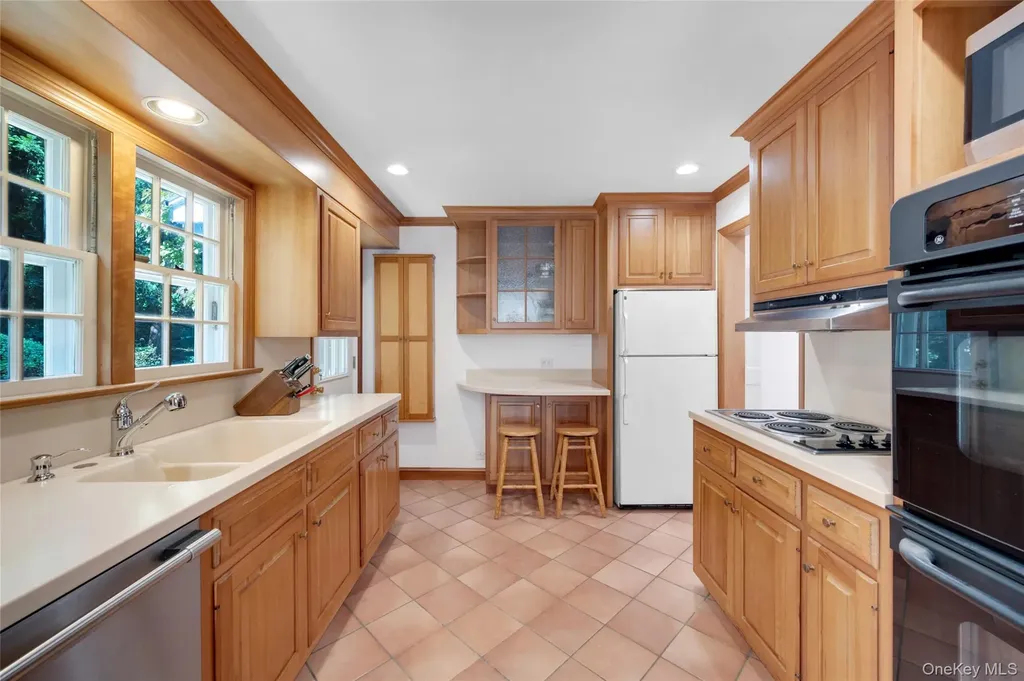 355 Sprain Road Yonkers NY 10710