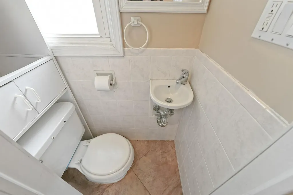 2364 Newbridge Road Bellmore NY 11710