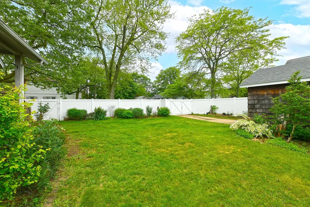 2364 Newbridge Road Bellmore NY 11710