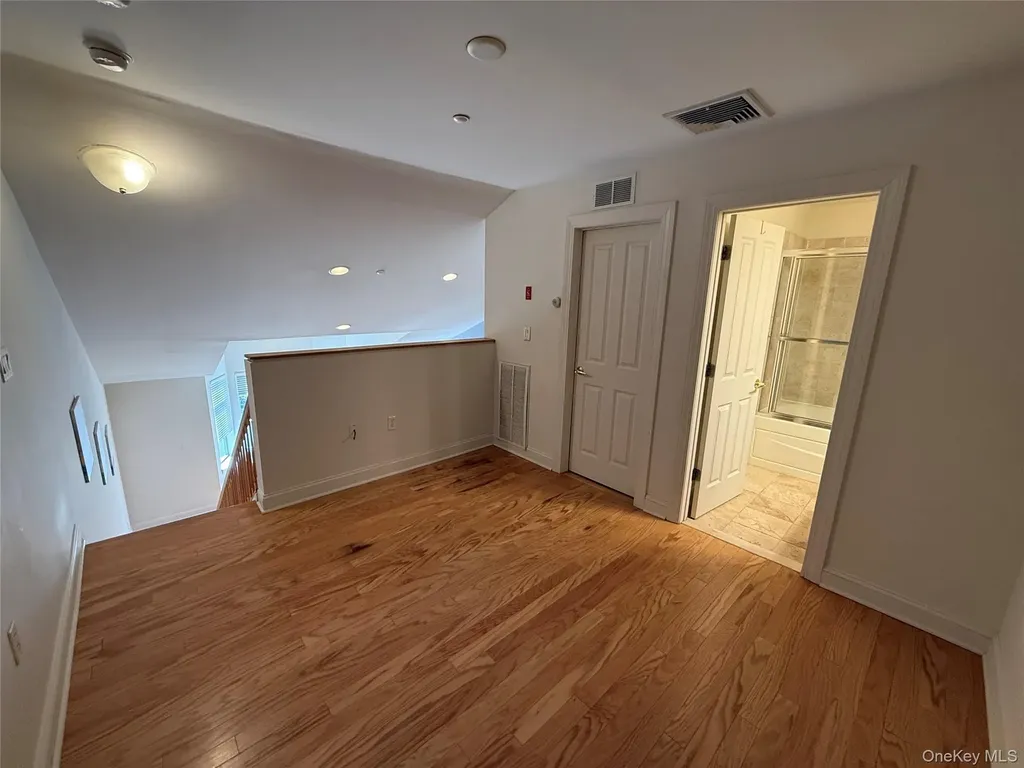 1405 Round Pointe Drive Haverstraw NY 10927