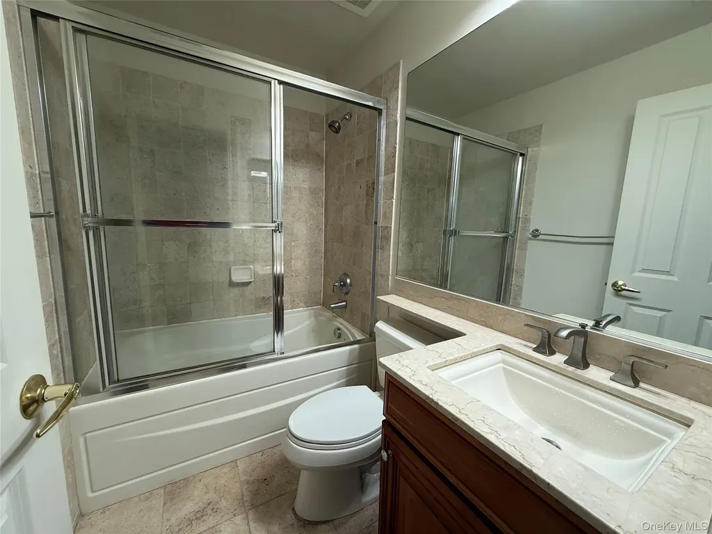 1405 Round Pointe Drive Haverstraw NY 10927