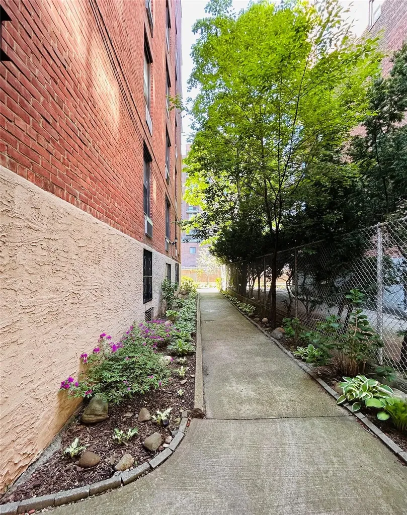 13705 Franklin Avenue Flushing NY 11355