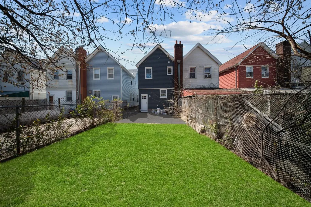 509 E 40th Street Brooklyn NY 11203