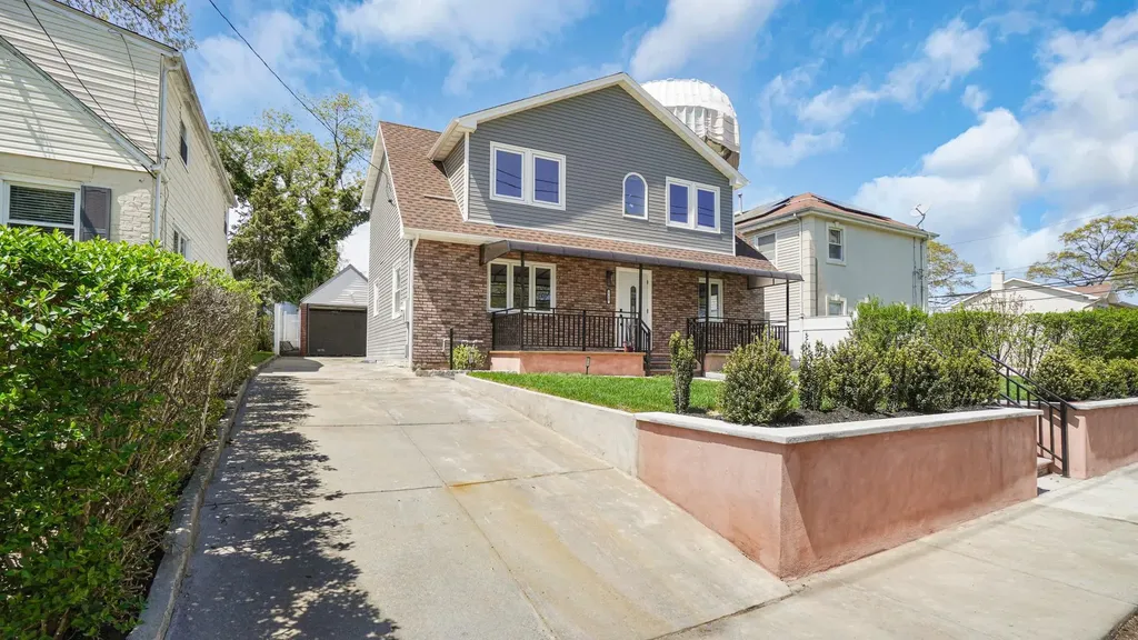 710 Dauntless Parkway Elmont NY 11003