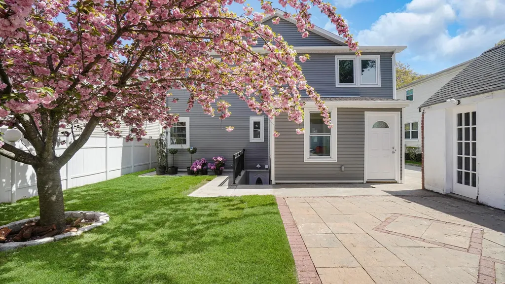 710 Dauntless Parkway Elmont NY 11003
