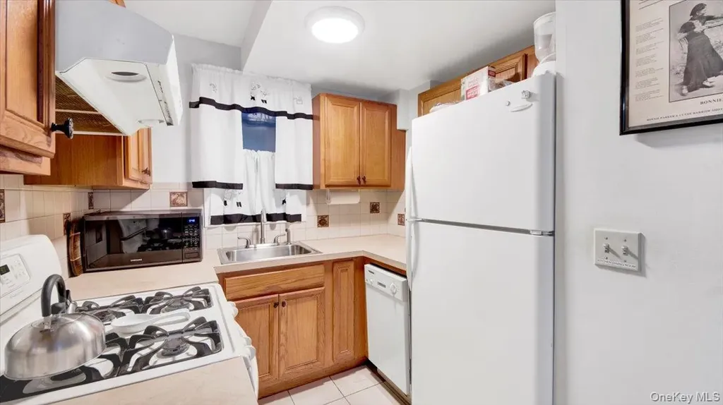 178 Crescent Place Yonkers NY 10704