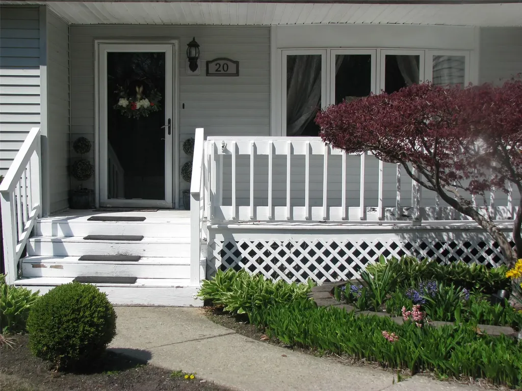 20 Clover Street Mastic NY 11950