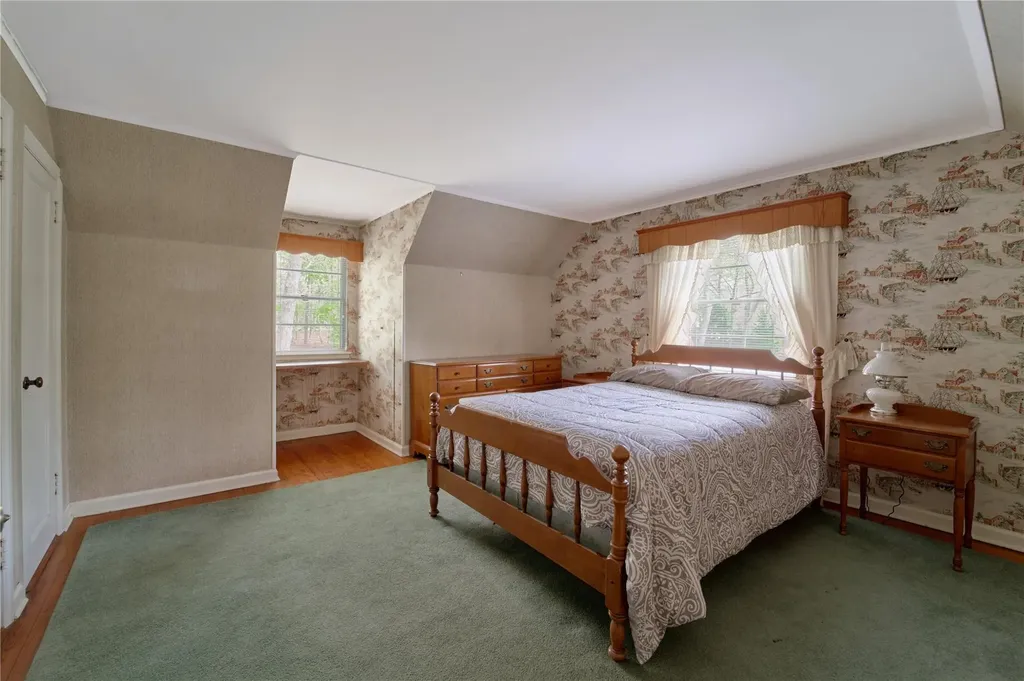 34 Brook Run Drive Medford NY 11763