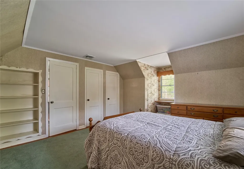 34 Brook Run Drive Medford NY 11763