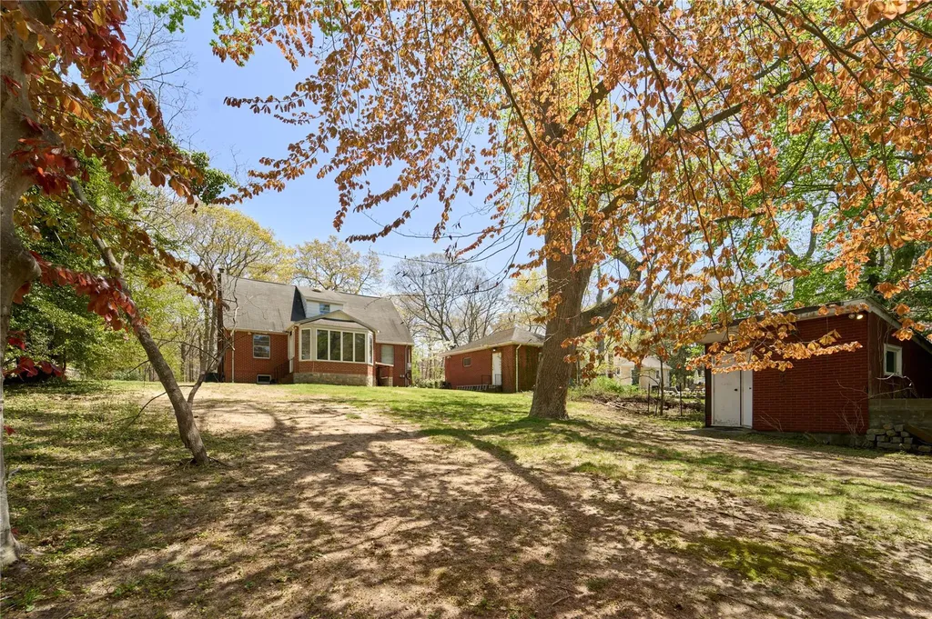 34 Brook Run Drive Medford NY 11763