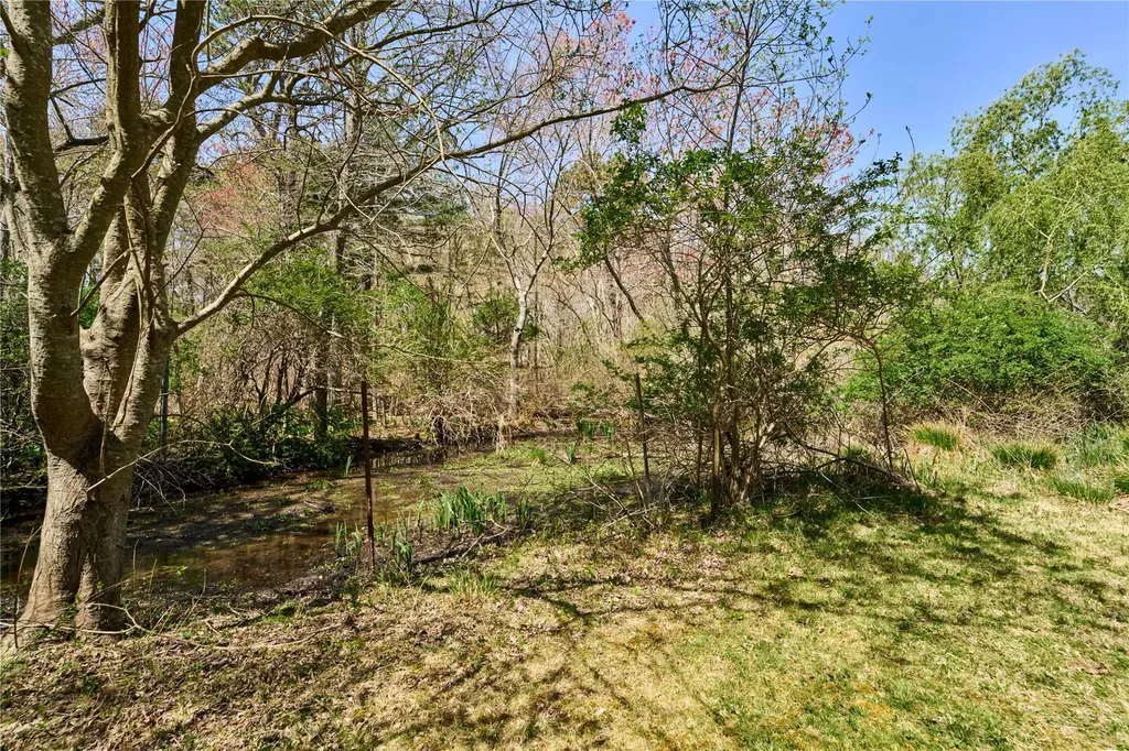 34 Brook Run Drive Medford NY 11763
