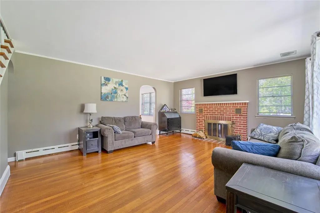 34 Brook Run Drive Medford NY 11763
