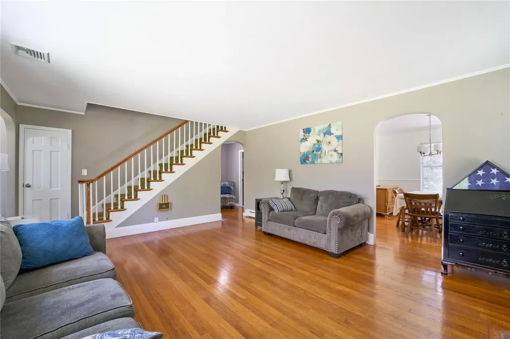34 Brook Run Drive Medford NY 11763