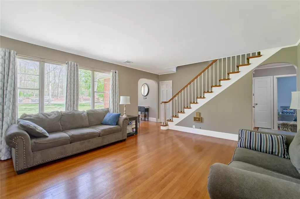34 Brook Run Drive Medford NY 11763