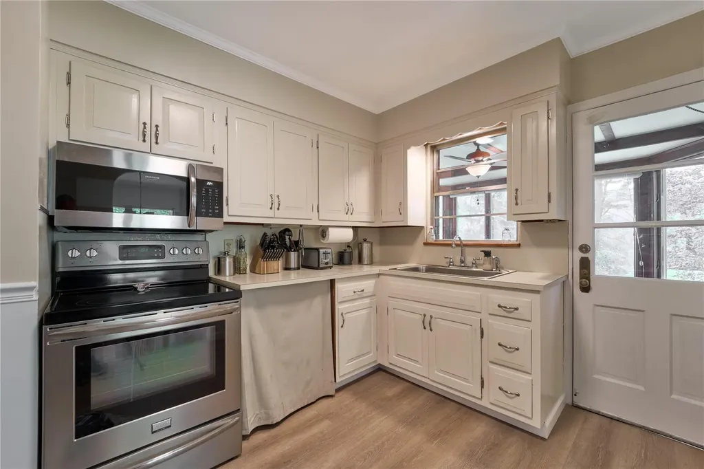 34 Brook Run Drive Medford NY 11763