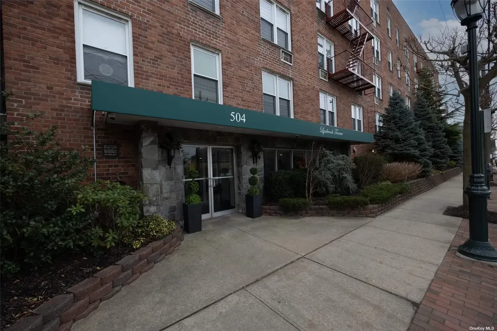 504 Merrick Road Lynbrook NY 11563
