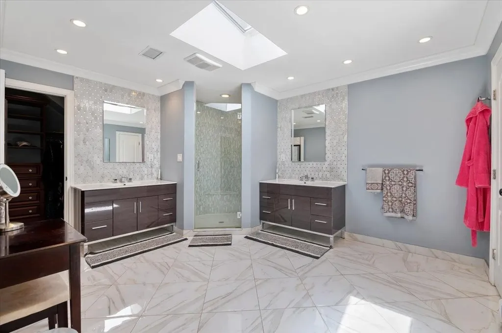 385 Forest Avenue Woodmere NY 11598