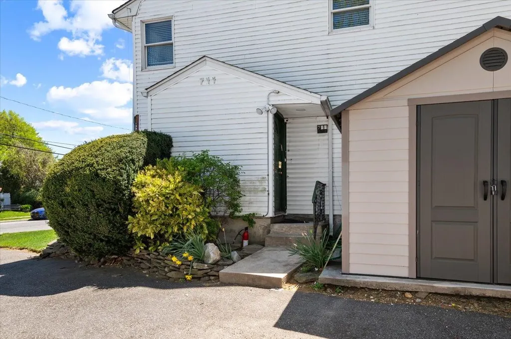 385 Forest Avenue Woodmere NY 11598