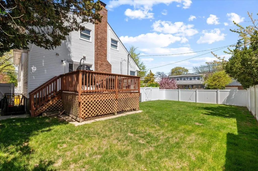 385 Forest Avenue Woodmere NY 11598