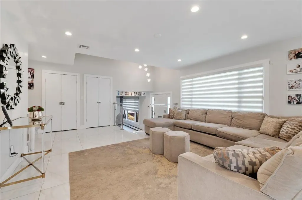 385 Forest Avenue Woodmere NY 11598