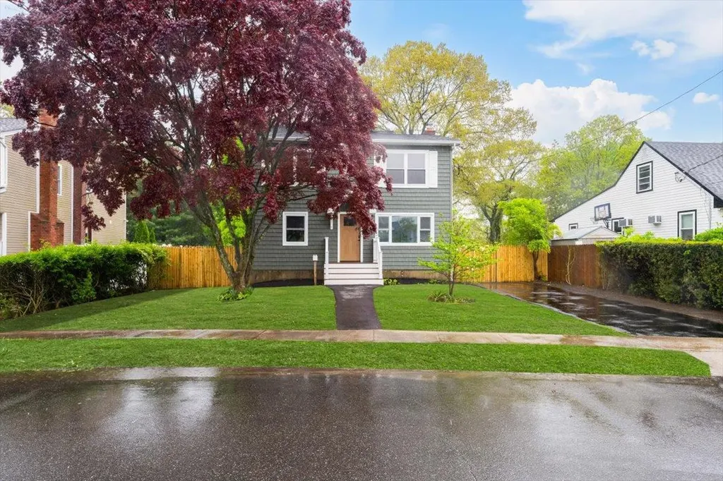 105 Phyllis Drive Babylon NY 11757