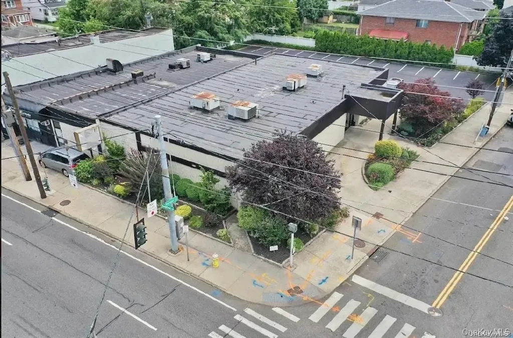 1529 Hempstead Elmont NY 11003