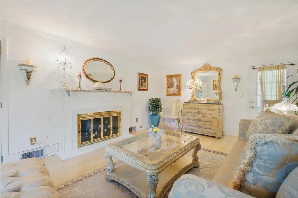 82 E Cedar Street Poughkeepsie NY 12601