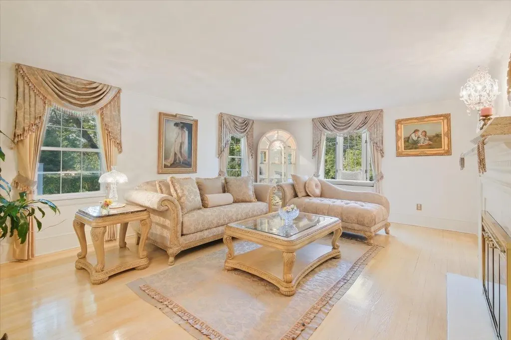 82 E Cedar Street Poughkeepsie NY 12601