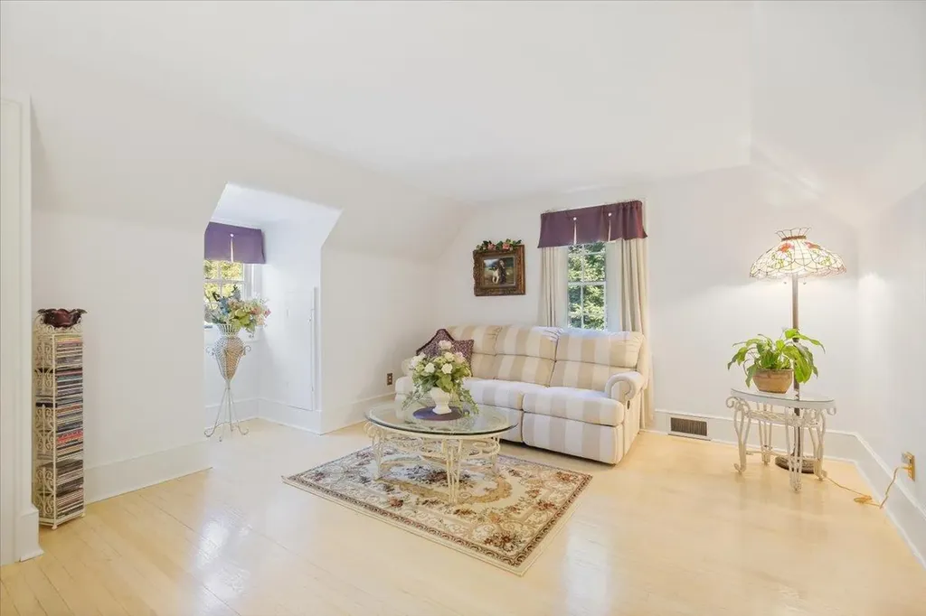 82 E Cedar Street Poughkeepsie NY 12601