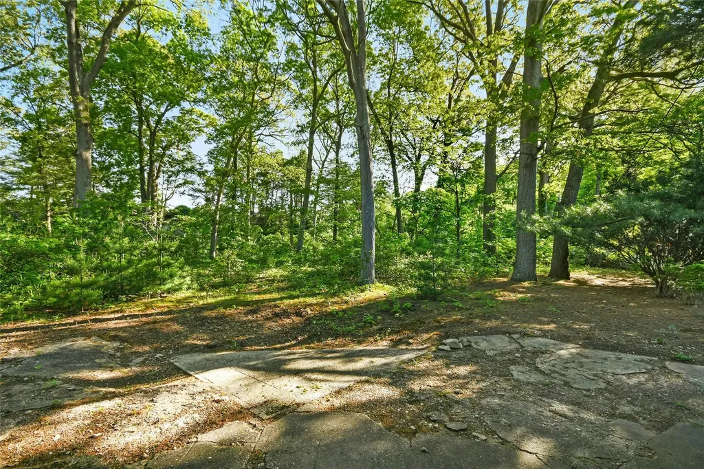 54 Schuyler Drive Commack NY 11725