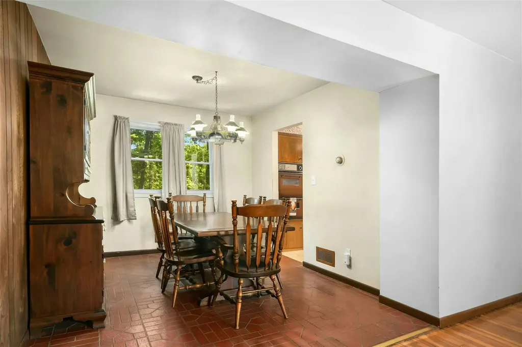 54 Schuyler Drive Commack NY 11725