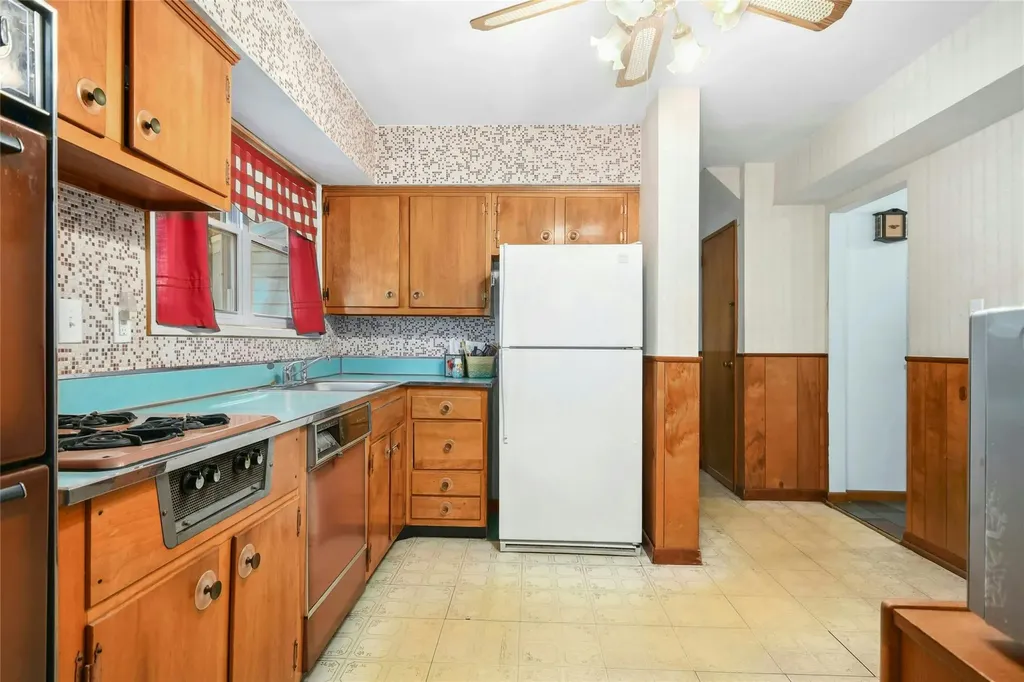 54 Schuyler Drive Commack NY 11725