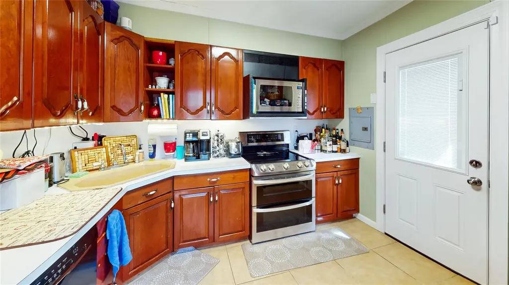 13 Plow Lane Levittown NY 11756
