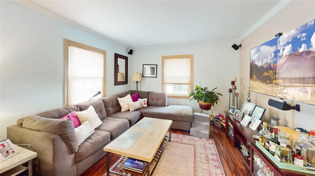 13 Plow Lane Levittown NY 11756