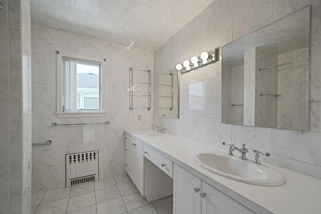 2925 Hewlett Avenue Merrick NY 11566