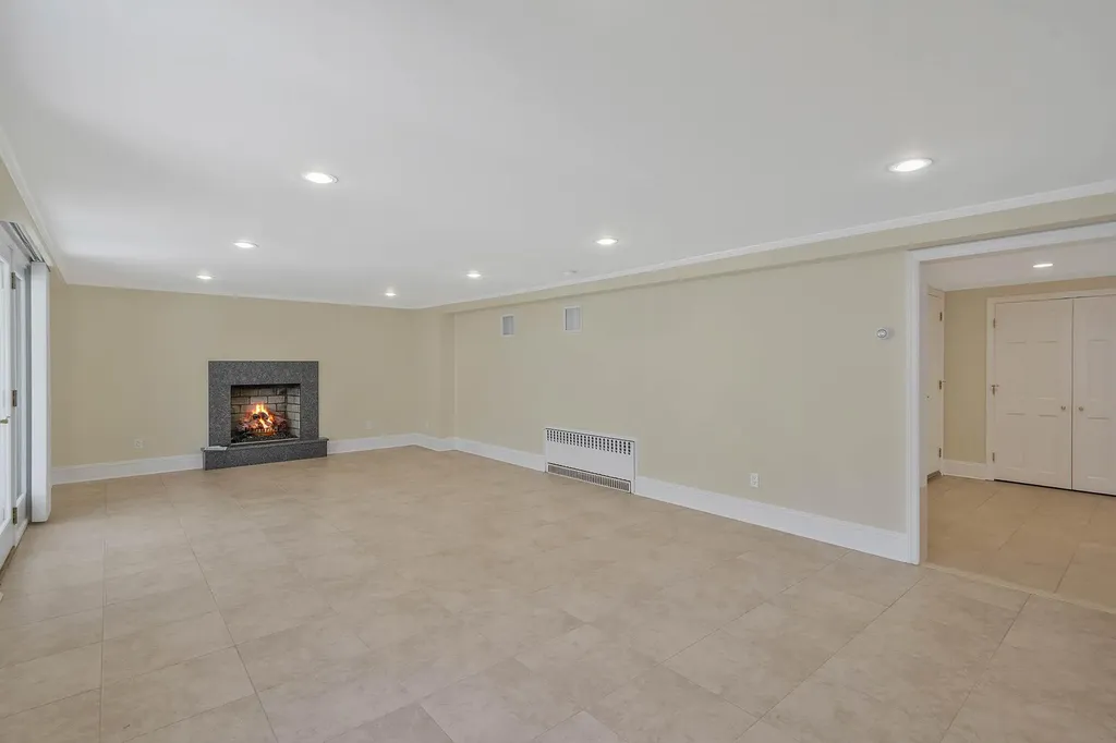 2925 Hewlett Avenue Merrick NY 11566